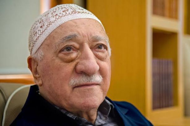 Fetö elebaşının şiirleri okunduğu proje!