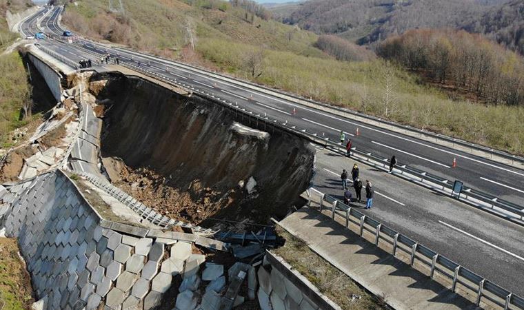 Ak Partinin gözde şirketi Limak Holding tarafından yapılan Düzce, Zonguldak karayolu çöktü!