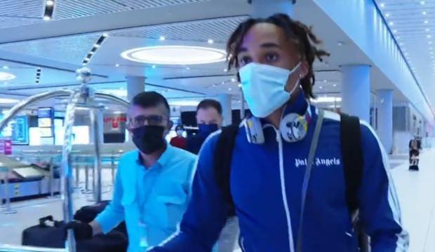 Galatasaray Sacha Boey'i transfer etti!